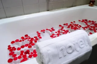 Тангеранг: J hotel