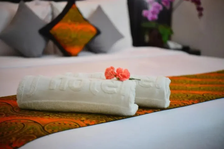 Тангеранг: J hotel