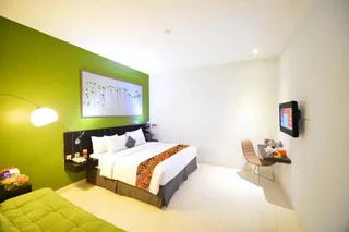 Тангеранг: J hotel