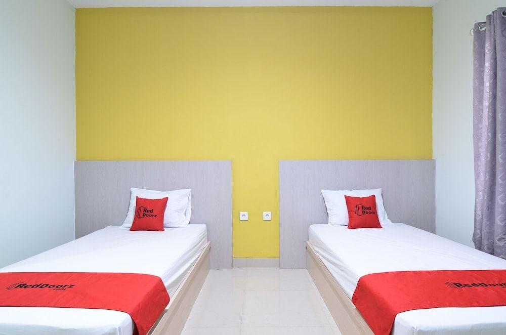 Суракарта: RedDoorz near Museum Keraton Surakarta