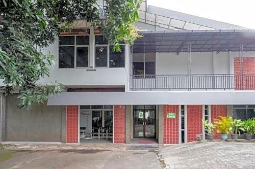Семаранг: KoolKost Syariah @ Wisma Fastabiq (Minimun Stay 6 Nights)