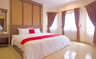 Суракарта: The Garden Suites Solo