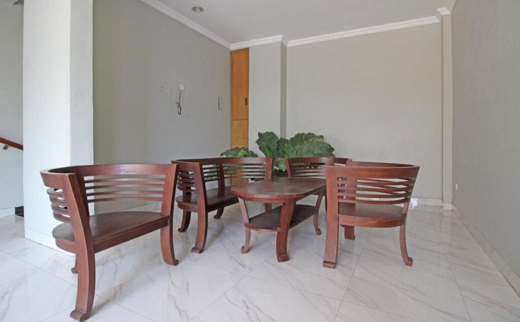 Суракарта: The Garden Suites Solo
