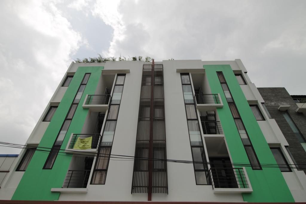 Джакарта: Avalon Thamrin 8