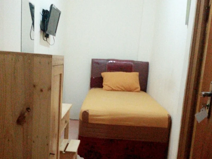 Тангеранг: Kost CMC