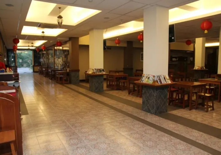 Тангеранг: Joe Hotel