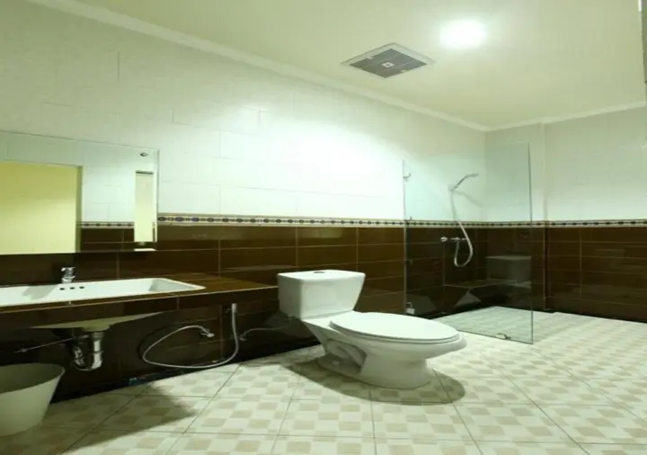 Тангеранг: Joe Hotel