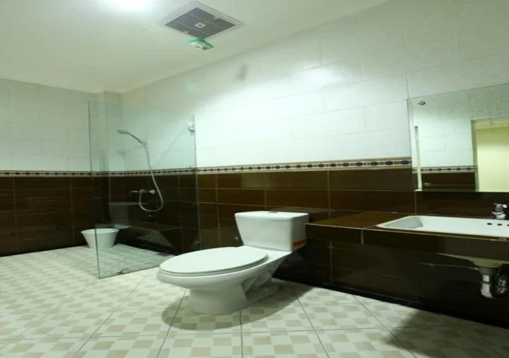 Тангеранг: Joe Hotel