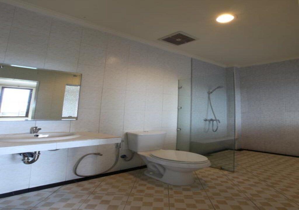 Тангеранг: Joe Hotel
