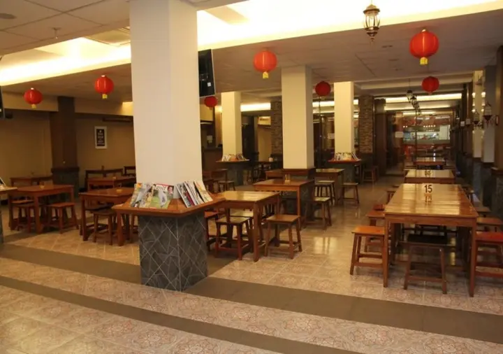 Тангеранг: Joe Hotel