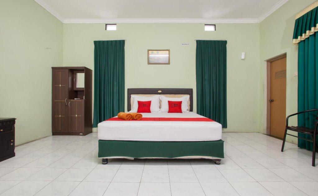 Маланг: Shafira Guesthouse By RedDoorz