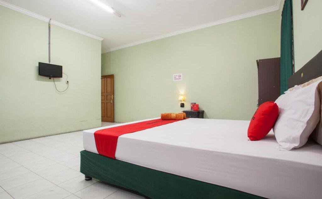Маланг: Shafira Guesthouse By RedDoorz