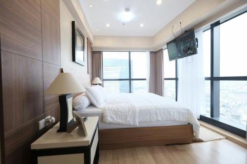 Сурабая: Luxury Penthouse The Peak Residence Surabaya