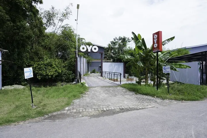 Боджонегоро: Lotus Hotel Syariah by OYO Rooms