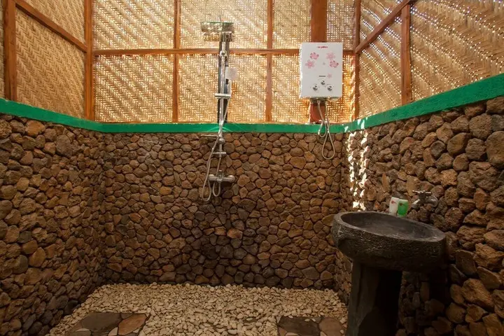 Баньюванги: RedDoorz Near Karangasem Train Station 2