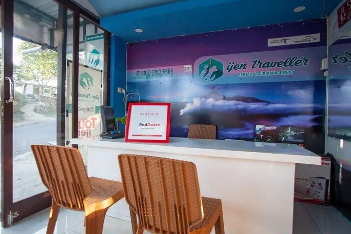 Баньюванги: RedDoorz Near Karangasem Train Station 2