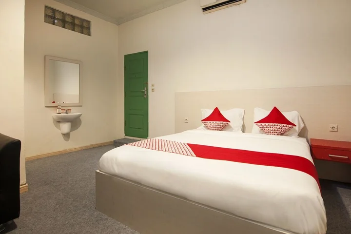 Медан: Hotel Paninda by OYO Rooms
