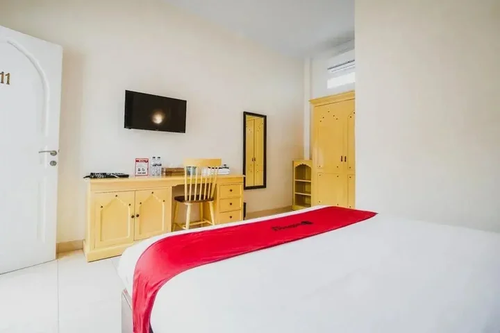 Медан: RedDoorz Plus Syariah @ Jalan Brigjend Katamso Medan