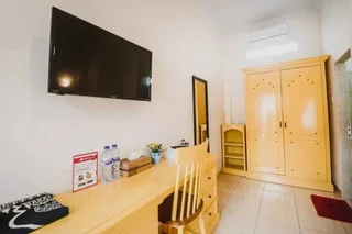 Медан: RedDoorz Plus Syariah @ Jalan Brigjend Katamso Medan
