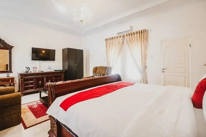 Медан: RedDoorz Plus Syariah @ Jalan Brigjend Katamso Medan