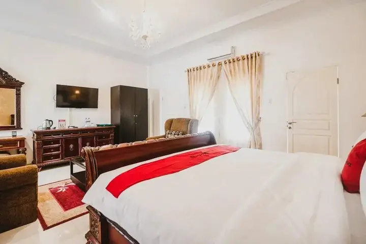 Медан: RedDoorz Plus Syariah @ Jalan Brigjend Katamso Medan