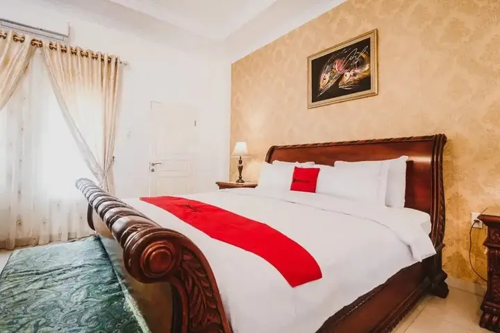 RedDoorz Plus Syariah @ Jalan Brigjend Katamso Medan — фото 3