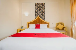 Медан: RedDoorz Plus Syariah @ Jalan Brigjend Katamso Medan