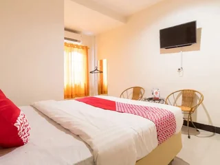 Медан: Gentala Hotel by OYO Rooms