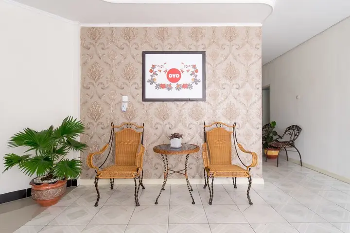 Медан: Gentala Hotel by OYO Rooms