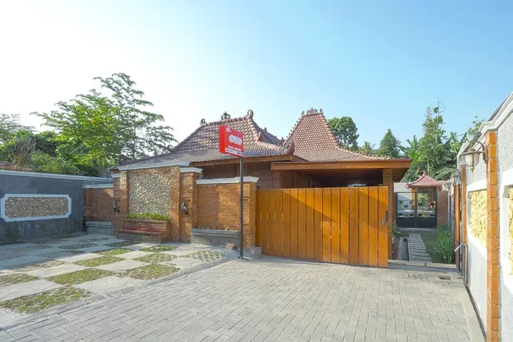 Ndalem Sidoarum Syariah by OYO Rooms — фото 1