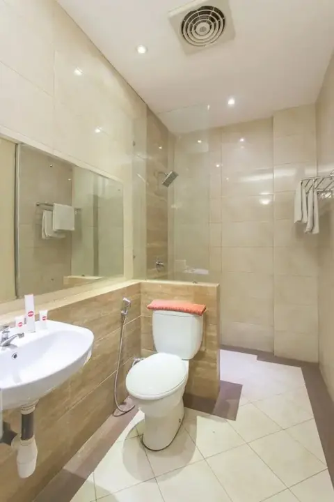 Баликпапан: Hotel Sejati by OYO Rooms