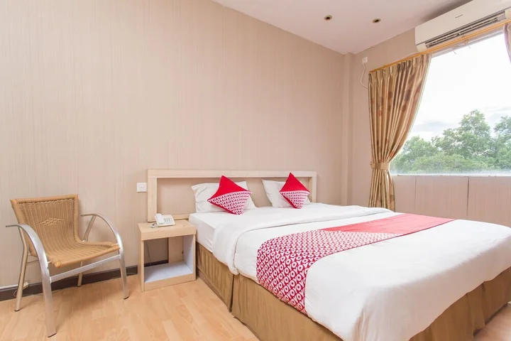 Баликпапан: Hotel Sejati by OYO Rooms