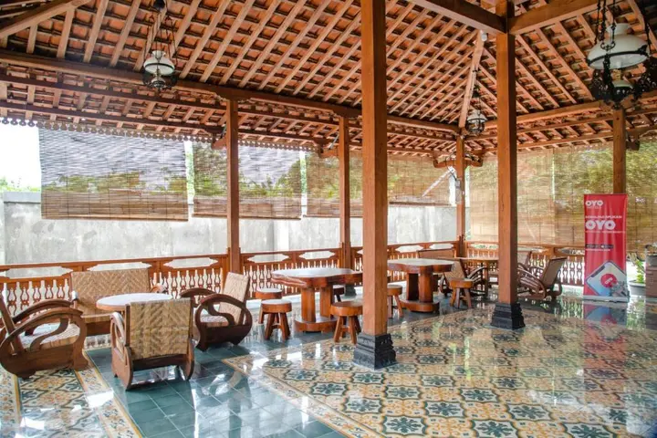 Батуретно: Joglo Manggisan Syariah by Oyo Rooms