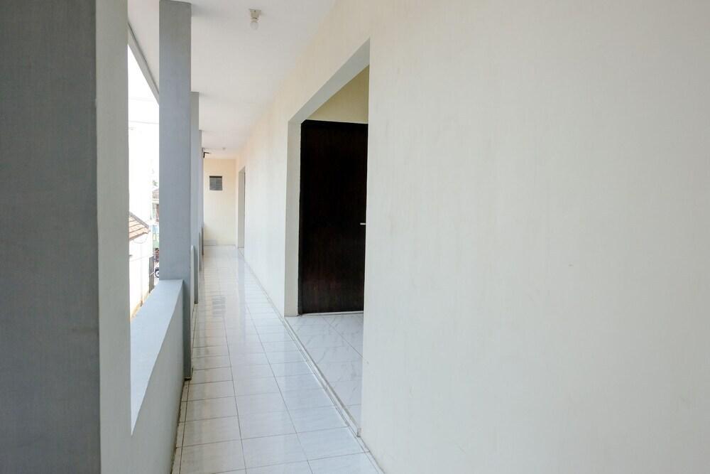 Маланг: Semampir Residence by OYO Rooms