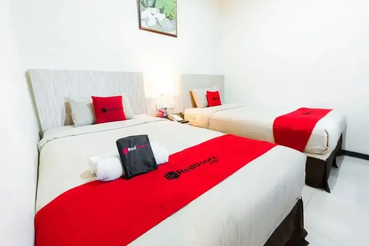 Макассар: Reddoorz Plus Near Karebosi Area 3