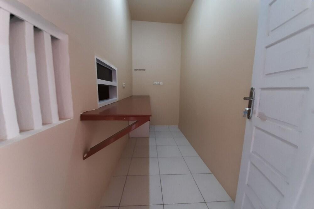 Палембанг: Ananda Kost by OYO Rooms
