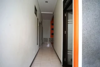 Баликпапан: OYO 2038 Jasmine Guest House Balikpapan