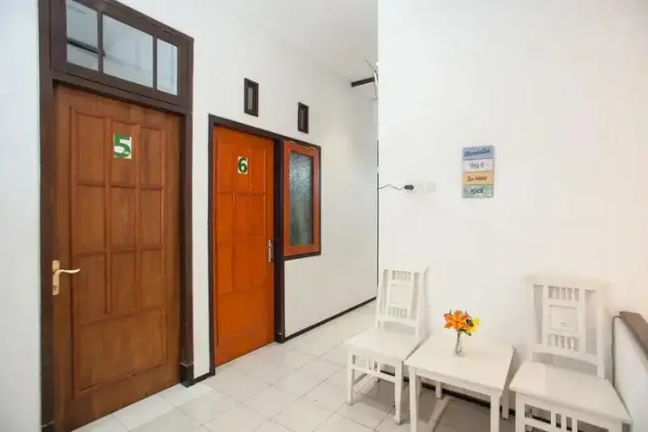 Маланг: Asri Homestay Syariah by RedDoorz