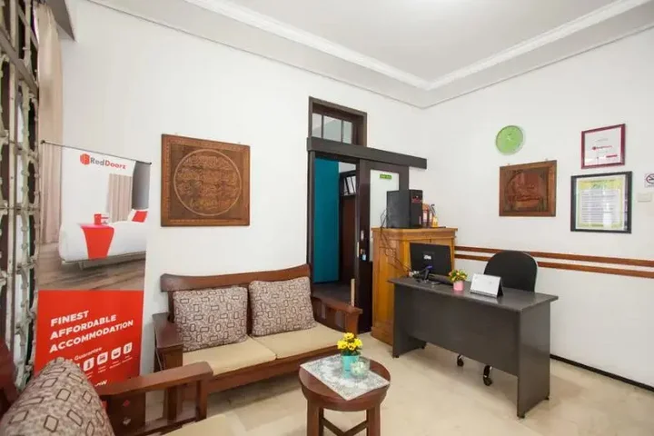 Маланг: Asri Homestay Syariah by RedDoorz