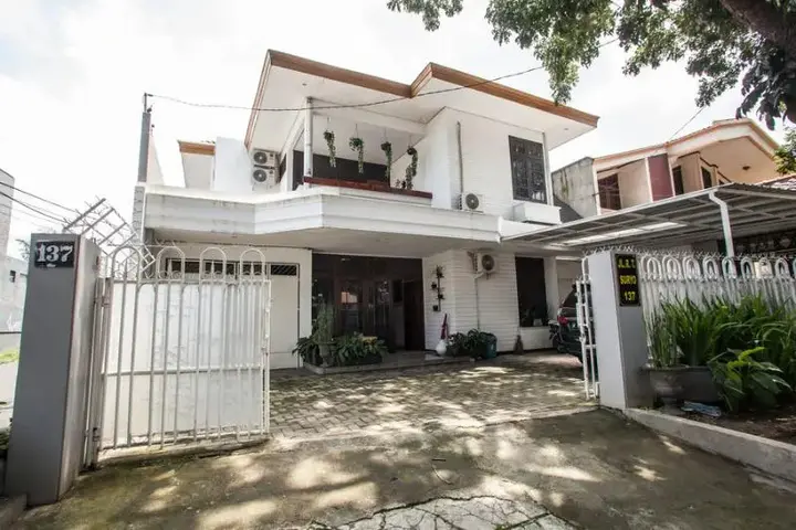 Маланг: Asri Homestay Syariah by RedDoorz