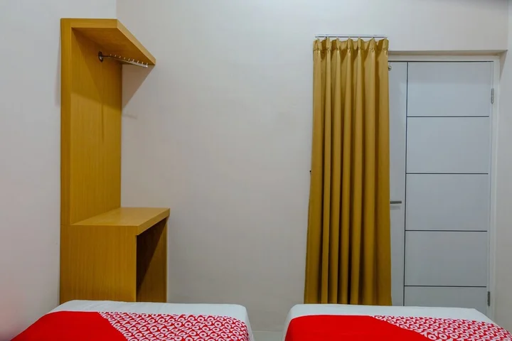 Маланг: Javas Guest House by OYO Rooms