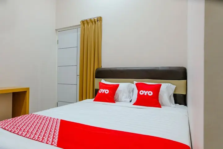 Маланг: Javas Guest House by OYO Rooms