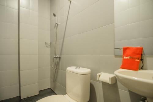 Медан: Reddoorz Plus Near Maimun Palace 2 Medan