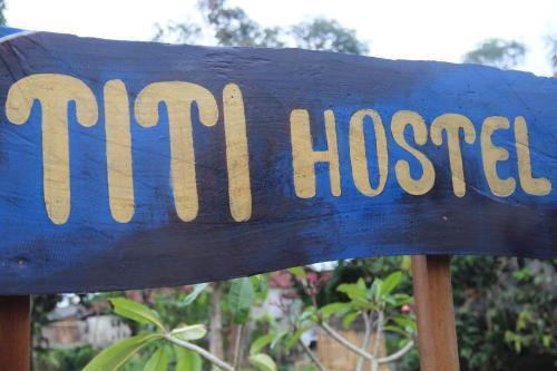 Лембонган-Айленд: Titi Hostel