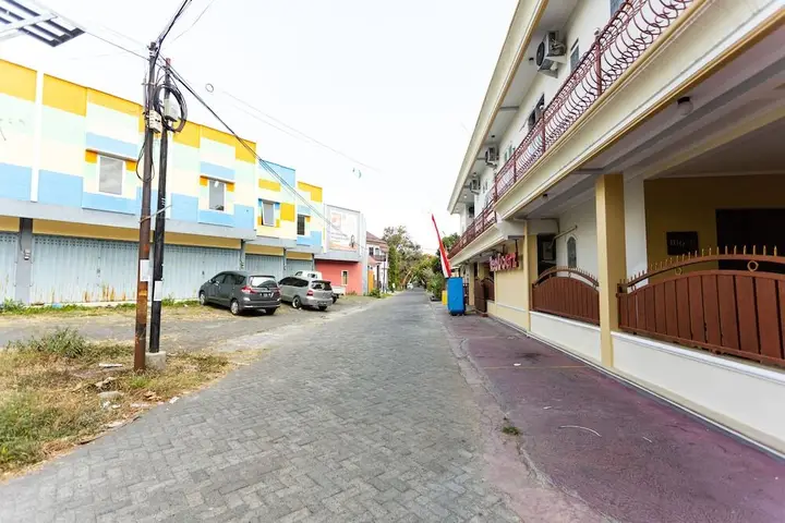 Kost Omah Bratan by RedDoorz — фото 1