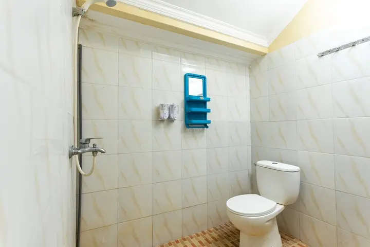 Маланг: Kost Omah Bratan by RedDoorz