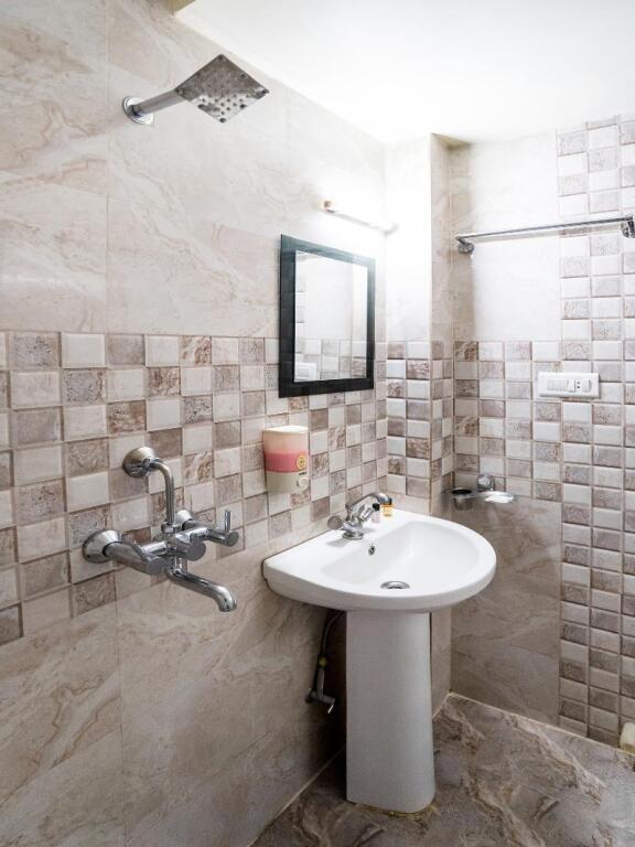 Пеканбару: Hotel Tampan by OYO Rooms