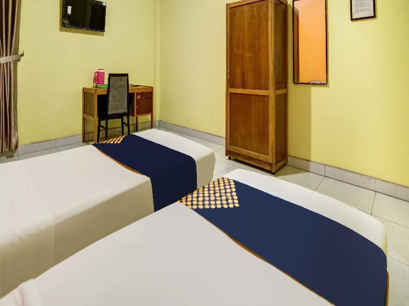 Пеканбару: Hotel Tampan by OYO Rooms