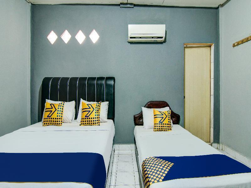 Пеканбару: Hotel Tampan by OYO Rooms