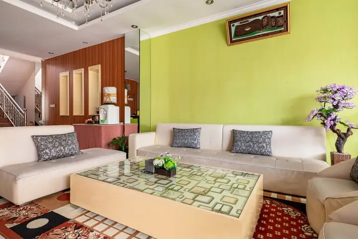 Hasanah Guesthouse by RedDoorz — фото 5